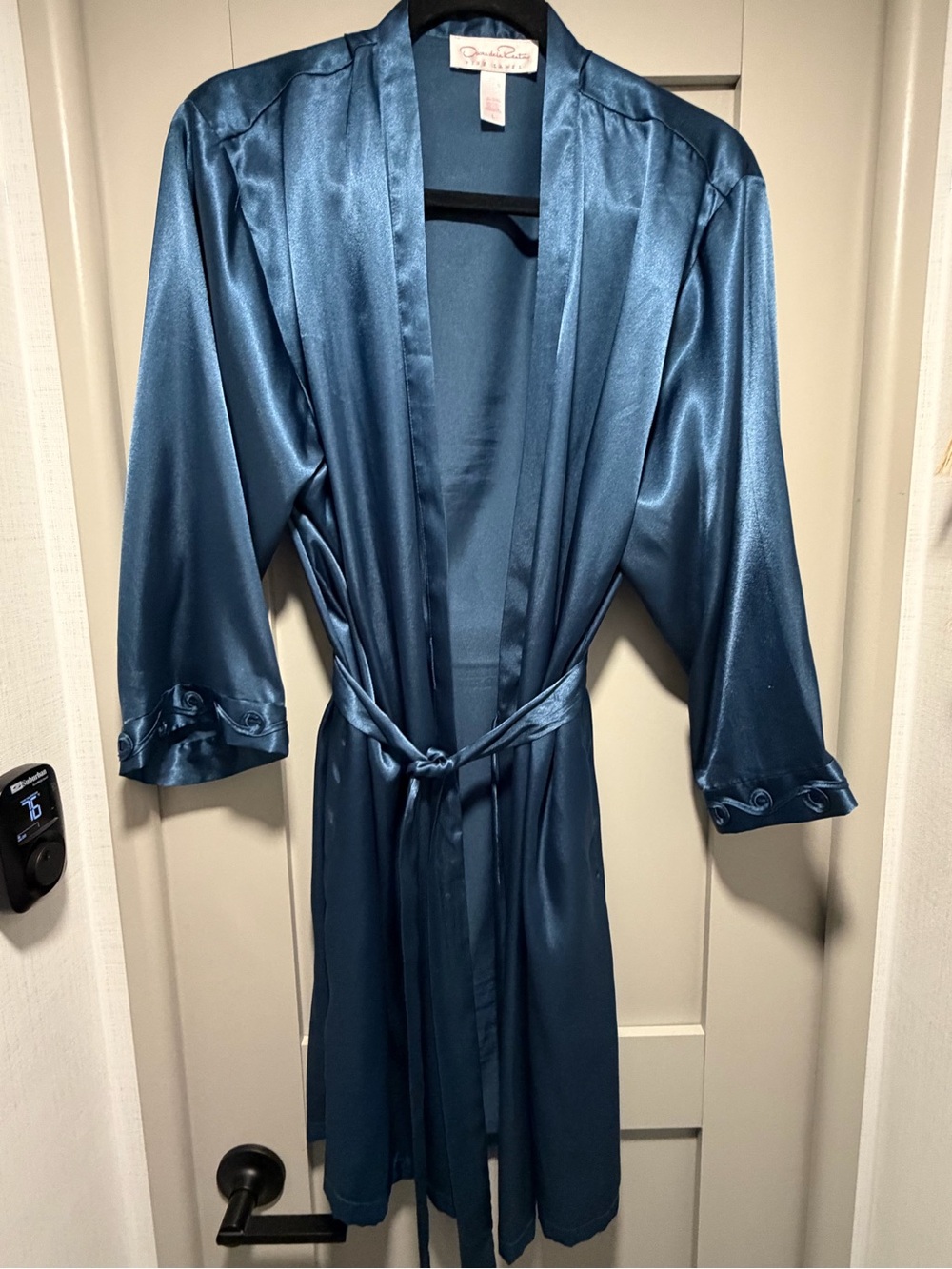 Oscar de la Renta Teal Satin Kimono Robe